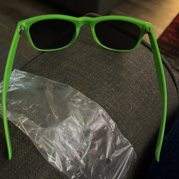 SALE!!! NWT TD STYLISH SUNGLASSES 🔥🔥🔥🔥 - Picture 3 of 9